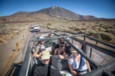 Un groupe de touristes dans le parc national El Teide, dans les Canaries, le 26 juillet 2015