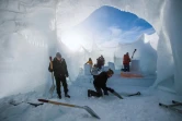 Les organisateurs construisent l'igloo qui va accueillir les spectateurs et musiciens de l'Ice Music festival près du village de Finse, le 2 février 2018