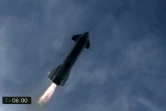 Le prototype SN10 de la fusée Starship de SpaceX se prépare à atterrir après un vol d'essai, le 3 mars 2021 à Brownsville, au Texas