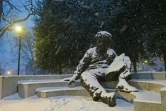 La statue d'Albert Einstein sous la neige le 22 janvier 2016 à Washington