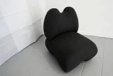 Le fauteuil "Domna" de la designer ukrainienne  Victoria Yakusha exposé  dans le cadre du "Fuorisalone" à Milan, le 9 juin 2022 