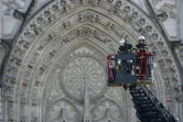 Les pompiers interviennent sur la cathédrale de Nantes le 18 juillet 2020