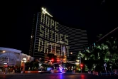 Un message "L'espoir rayonne" sur la façade d'un hôtel du Strip de Las Vegas, désert, le 27 avril 2020 