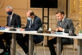 Bruno Lemaire, Jean Castex et Emmanuel Macron  à l'Elysée le 12 juillet 2021 lors d'une rencontre avec les constructeurs automobiles