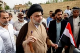 Le dignitaire chiite Moqtada Sadr, candidat populiste et nationaliste, juste après avoir voté pour les législatives en Irak le 12 mai 2018