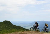 Ursula et Robert Werner terminent l'ascension du mont Herzogstand dans les Alpes bavaroises, le 5 août 2019