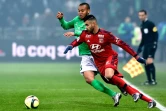 Le milieu de terrain de Lyon Rachid Ghezzal (d) lors du derby contre Saint-Etienne, le 17 janvier 2016 à Geoffroy-Guichard