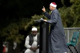 L'imam Gamal Fouda prend la parole pendant la cérémonie commémorative devant la mosquée al-Nour de Christchurch, le 22 mars 2019