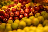 Le rayon fruits et légumes d'un supermarché d'Issy-les-Moulineaux, dans les Hauts-de-Seine, le 16 mai 2024