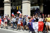 Les supporters de la France circulent dans Paris avant la finale du Mondial France-Croatie le 15 juillet 2018