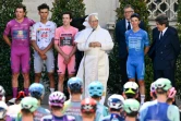 Les coureurs du Giro reçoivent la bénédiction du pape Léon XIV, lors de la dernière étape, le 1er juin 2025