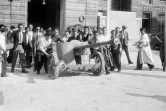 Confiscation d'un canon allemand dans la cour de la préfecture de police  par les FFI (Forces françaises de l'intérieur) lors de la libération de Paris