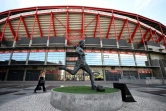 La statue d'Eusebio devant le stade de la Luz, à Lisbonne, le 10 août 2020
