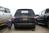 Un mot de remerciement au village hébergeant les évacués de Fort McMurray est placardé sur une voiture à Lac La Biche le 9 mai 2016