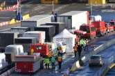Tests de dépistage du Covid-19 chez des chauffeurs de poids lourds, près de Douvres (Royaume-Uni) le 24 décembre 2020