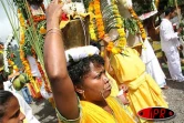 Dimanche 21 mai 2006 - 

Les Réunionnais de confession hindouiste ont fêté Marliémen, la déesse de la  santé
