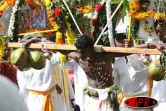 Dimanche 21 mai 2006 - 

Les Réunionnais de confession hindouiste ont fêté Marliémen, la déesse de la  santé