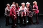 D'anciennes employées de l'usine Samsonite d'Hénin-Beaumont jouent au théâtre "On n'est pas que des valises" à Avion (nord) le 27 septembre 2016