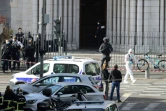 Des membres du RAID devant l'église Notre-Dame de Nice après une attaque au couteau, le 29 octobre 2020