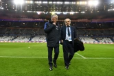 Le sélectionneur de l'équipe de France, Didier Deschamps (g) et le président de la Fédération française de football (FFF), Noël Le Graët, avant le match amical face au pays de Galles, au Stade de France, le 10 novembre 2017