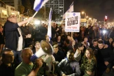 Des Israéliens manifestent contre un récent cessez-le-feu avec le Hamas palestinien dans la bande de Gaza, à Tel-Aviv, le 15 novembre 2018
