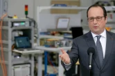 François Hollande en, visite à Forsee Power, une entreprise de Seine-et-Marne,  le 10 mars 2016 à Moissy-Cramayel près de Paris