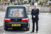 Le Britannique Patrick Blake, entrepreneur de pompes funèbres à Derrylin, en Irlande du Nord, le 22 avril 2020