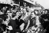 Juan Manuel Fangio après sa victoire au premier GP d'Espagne, le 28 octobre 1951 à Pedraibes (banlieue de Barcelone)