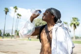 Distribution d'eau aux sans-abris le 26 juillet 2023 à Tucson, en Arizona, par l'Armée du Salut