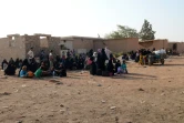 Des familles syriennes fuient le groupe Etat islamique et les combats en cours au nord d'Alep, le 29 août 2016