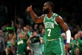 Jaylen Brown des Boston Celtics contre les Milwaukee Bucks dans le match 2 de la Conférence Est en NBA le 3 avril 2022 à Boston