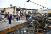 Donald Trump inspecte des bâtiments en ruines à Kenosha le 1er septembre 2020 
