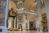 Le pape François célèbre la messe de Pâques dans la Basilique Saint-Pierre déserte, le 12 avril 2020 au Vatican
