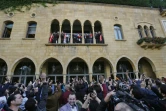 Photo de partisans du Premier ministre libanais Saad Hariri rassemblés devant son domicile, le 22 novembre à Beyrouth