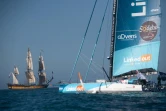 Le skipper français Thomas Ruyant à bord de son bateau LinkedOut, au départ du Vendée Globe le 8 novembre 2020 aux Sables d'Olonne