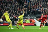 L'attaquant sénégalais de Liverpool Sadio Mané tente sa chance face aux   défenseurs de Villareal, lors de leur demi-finale aller de la Ligue des Champions, le 27 avril 2022 au Stade d'Anfield Road