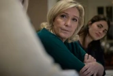 Marine Le Pen assiste à une réunion avec du personnel soignant, le 4 novembre 2021 à Mulhouse