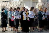 Des juifs ultra-orthodoxes lors des funérailles d'une victime de la bousculade meurtrière de Meron, à Petah Tikva, le 30 avril 2021