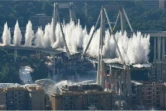 Montage de photographies créé le 28 juin 2019 montrant la destruction à l'explosif des deux principales piles de ce qui restait du pont de Gênes après l'effondrement meurtrier d'août 2018