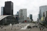 Vue sur La Défense, quartier d'affaires près de Paris, le 25 avril