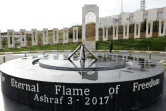 Flamme éternelle en mémoire à la lutte menée par l'Organisation des moudjahidines du peuple d'Iran (OMPI), installée à Ashraf 3, près de Tirana, le 4 mars 2020