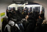 Une foule tente de prendre la métro à la gare du Nord, à Paris le 18 décembre 2019