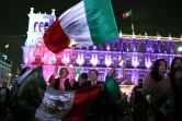 Des partisans du nouveau président mexicain élu Andres Manuel Lopez Obrador fêtent sa victoire à la présidentielle, le 1er juillet 2018 à Mexico