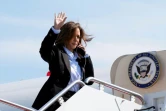 La vice-présidente Kamala Harris, candidate démocrate à la présidence, arrive à bord d'Air Force Two pour se rendre à Détroit et à Pittsburgh pour des événements de campagne, à Joint Base Andrews, dans le Maryland, le 2 septembre 2024