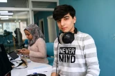 Le réfugié syrien Mahmoud Al-Wahab, 14 ans, dans les locaux de la radio Rozana, le 26 février 2021 à Gaziantep, dans le sud-est de la Turquie