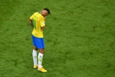 L'attaquant brésilien Neymar dépité après la défaite face aux Belges, à Kazan, le 6 juillet 2018