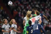 L'attaquante du Paris Saint-Germain Marie-Antoinette Katoto (d) marque son 2e but face au Bayern Munich, en quart de finale aller de la Ligue des Champions, le 22 mars 2022 à l'Allianz Arena
