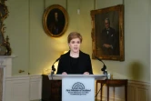 La Première ministre écossaise Nicola Sturgeon fait une déclaration, le 8 septembre 2022 à Edimbourg, après l'annonce du décès de la reine Elizabeth II