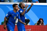 Philippe Coutinho (g) et Neymar les deux buteurs brésiliens contre le Costa Rica, le 22 juin 2018 à Saint-Pétersbourg 