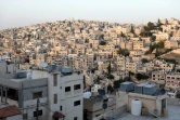 Photo prise le 8 juin 2018 montrant une vue générale de l'est de Amman et du quartier populaire de Nazzal